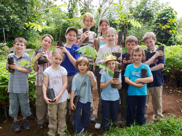 Mittelamerika mit Kindern - Kinder besuchen ökologisches Projekt