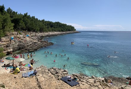 Kroatien Urlaub mit Kindern - Kroatien mit Kindern - Baden im Meer an der istrischen Küste