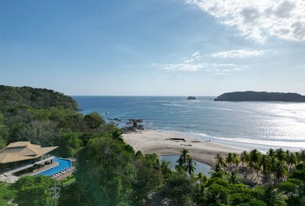 Costa Rica Familienreise - Costa Rica for family - Nammbú Beach Front Blick auf das Meer