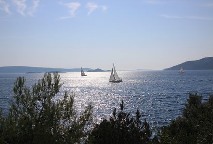 Familienreise Kroatien - Kroatien for family - Segelreise - drei Segelyachten auf dem Wasser