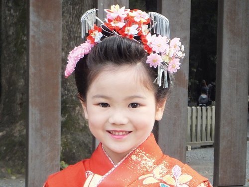 Japan mit Kindern - Japan for family - Mädchen in traditioneller Kleidung