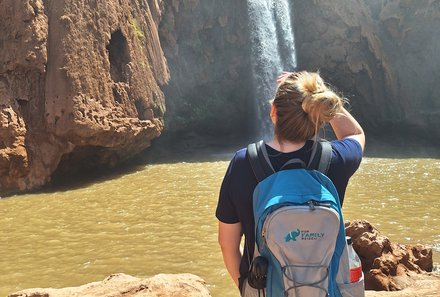 Familienurlaub Marokko - Marokko for family Summer - Svenja vor Wasserfällen