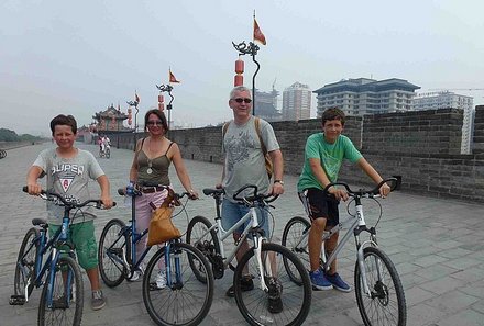 China mit Kindern - China for family - Radfahren auf der Stadtmauer