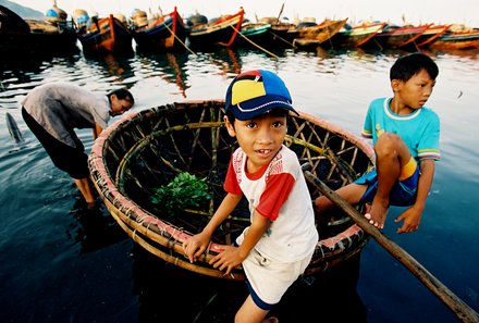 Familienurlaub Vietnam - Vietnam for family - Kinder im See