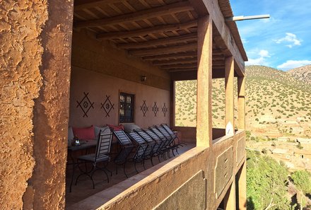Marokko Familienurlaub - Eco Lodge Ait Bouguemez Unterkunft Balkon
