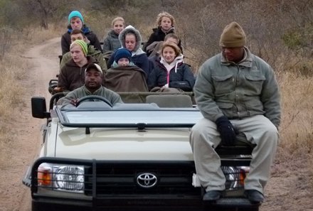 Familienreise Südafrika - Südafrika for family - Sun City - Jeep mit Menschen