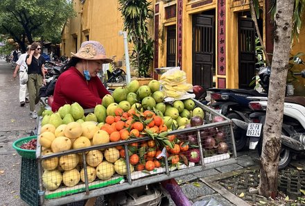 Vietnam for family - Familienreise Vietnam mit Kindern - Obstverkäuferin