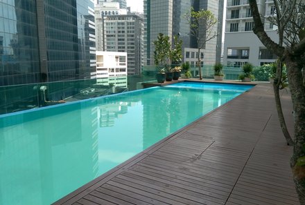 Malaysia & Borneo Family & Teens - Familienreise Malaysia - Vorübernachtung Kuala Lumpur - Pool Skyline