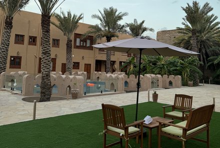 Oman Familienreise Deluxe mit Kindern - Hotel Aldar Inn - Außenanlage