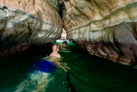 Oman Familienreise - Oman for family - Schwimmen im Wadi Shab