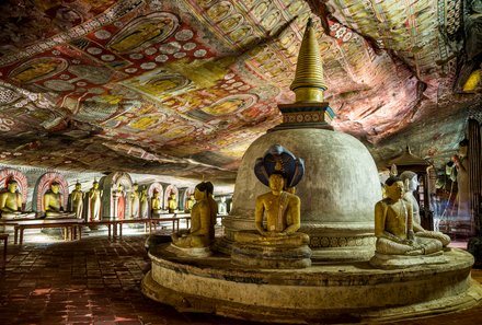 Sri Lanka mit Jugendlichen - Sri Lanka Summer Family & Teens - Dambulla Höhlentempel - von innen