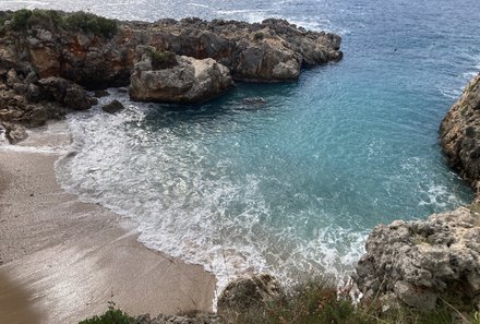 Albanien Familienreise - Albanien for family individuell - Himare Bucht am Strand