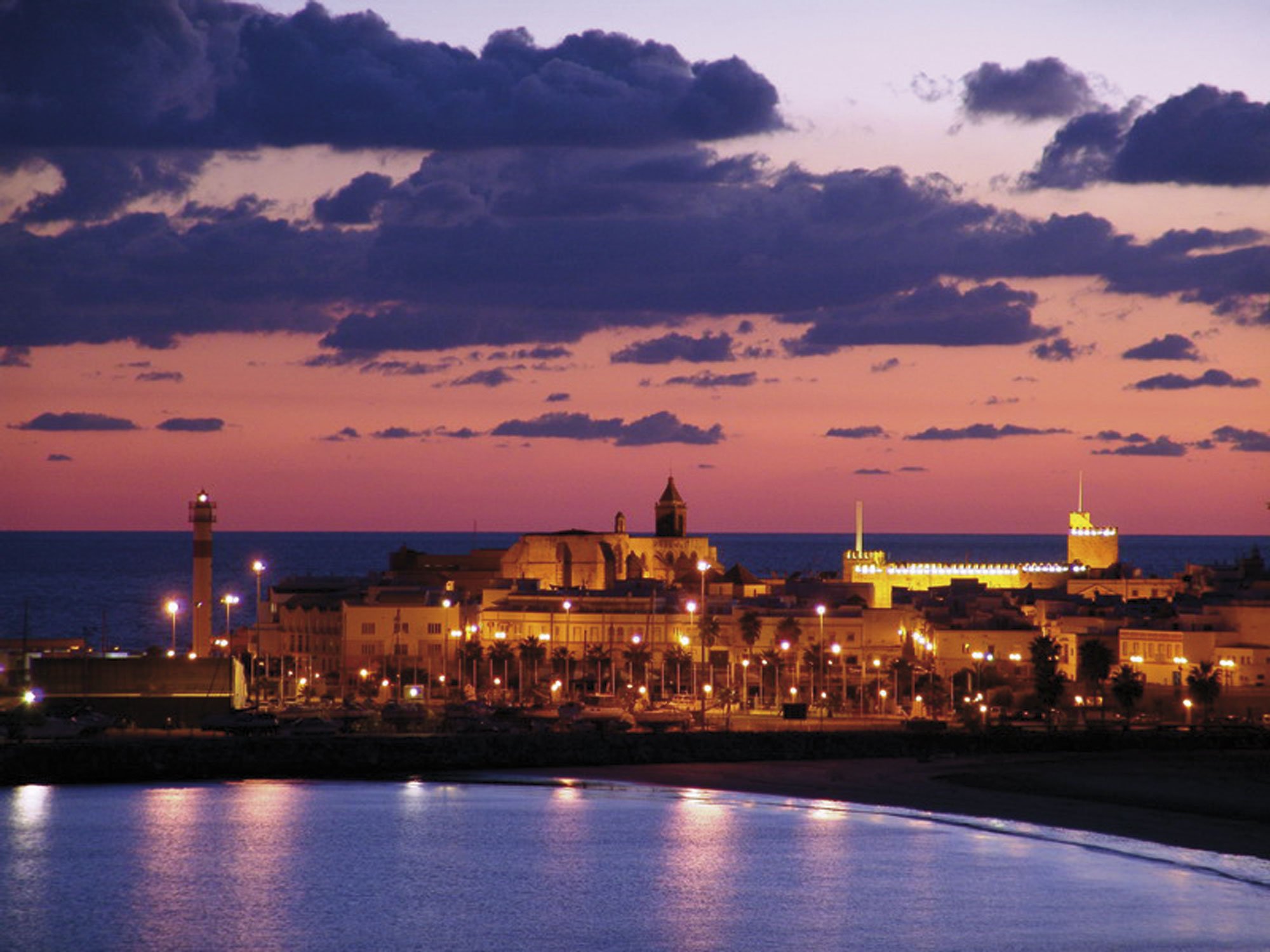 Andalusien mit Kindern - Familienurlaub Andalusien - Blick auf Rota am Abend