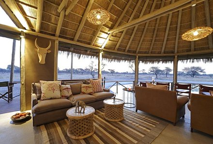 Individuelle Namibia Familienreise Deluxe - Onguma Bush Camp - Lounge