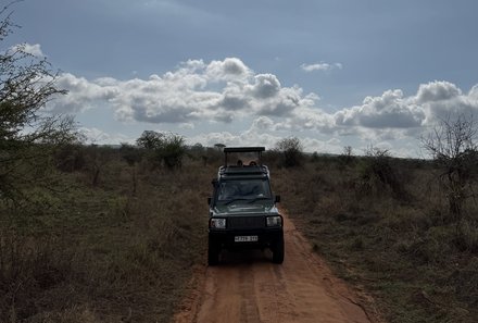 Tansania Familienreise - Tansania for family individuell - Familienabenteuer Tansania - Safarijeep