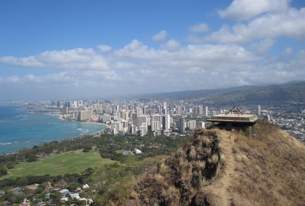 Hawaii Inselhopping for family individuell - Familienreise Hawaii mit Kindern - Ausblick auf die Stadt vom Diamond Head