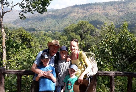 Thailand Familienreise mit Kindern - Thailand for family individuell - Familie im Khao Sok Nationalpark