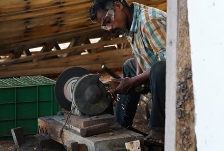 Oman Familienreise - Oman for family - Dhow-Mitarbeiter