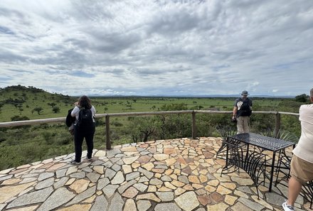 Serengeti mit Kindern individuell - Best of Familiensafari Serengeti - Grumeti Hills Camp Terrasse