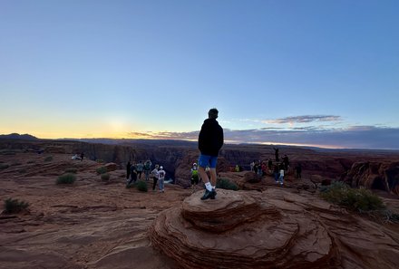 USA Südwesten mit Kindern - USA for family individuell - Kalifornien, Nationalparks & Las Vegas - Junge am Horseshoe Bend