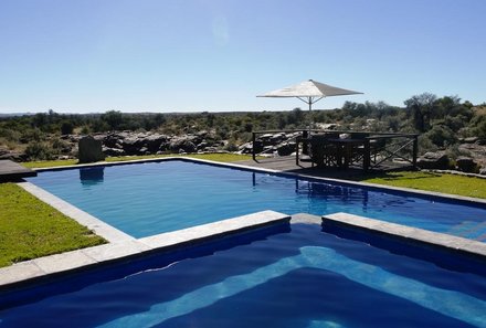 Namibia Deluxe Familienreise individuell - Naankuse Lodge - Pool mit Ausblick