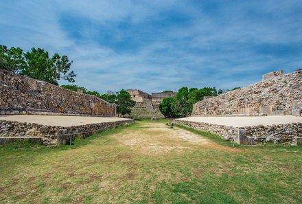 Mexiko for family Deluxe - Stätte von Uxmal -Ruinenstätte mit Wanderwegen