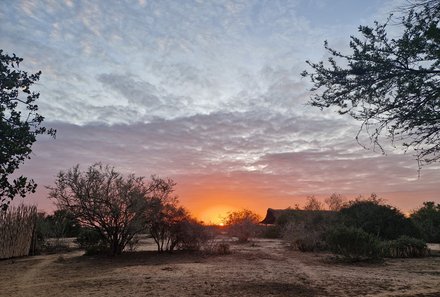 Kenia for family individuell deluxe - Tsavo Ost Nationalpark - Satao Camp - Sonnenuntergang