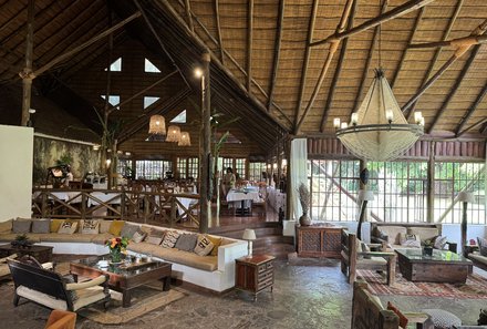 Tansania Familienreise - Tansania for family - Arumeru River Lodge - Sofaecken