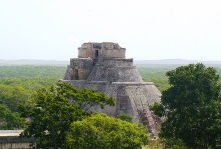 Mexiko for family Deluxe - Stätte von Uxmal -Ruinenstätte in der Höhe