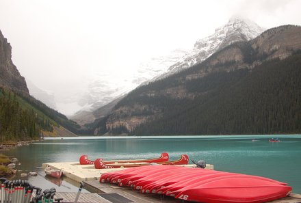 Westkanada Camping for family - Rocky Mountains mit Kindern - Kanus am Lake Louise