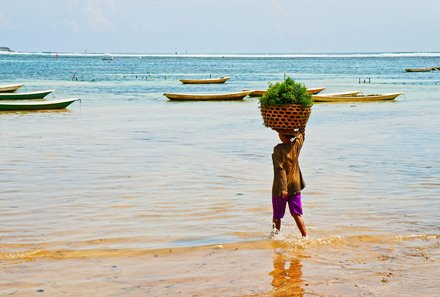 Bali for family - Bali Familienreise mit Kindern - Einheimische auf Nusa Lembongan