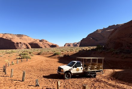 USA Südwesten mit Kindern - USA Westküste for family individuell - Abenteuer im Wilden Westen - Jeep im Monument Valley