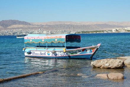 Jordanien Rundreise mit Kindern - Aqaba - Boot auf dem Meer