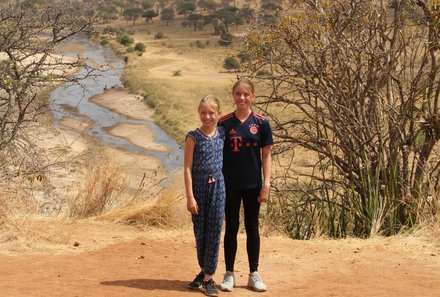 Tansania Familienreise - Tansania for family individuell - Familienabenteuer Tansania - Kinder im Tarangire Nationalpark