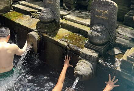 Bali mit Kindern - Bali for family - Baden im heiligen Wasser