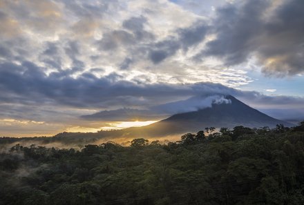 Costa Rica for family Deluxe - Familienreise in Costa Rica - Vulkan Arenal Sonnenaufgang