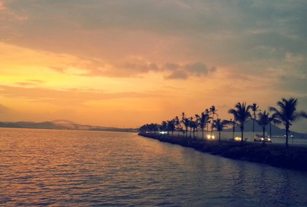 Panama mit Kindern - Panama Urlaub mit Kindern - Panama Stadt - Causeway Amador bei Sonnenuntergang