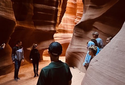 USA Südwesten mit Kindern - USA Westküste for family individuell - Abenteuer im Wilden Westen - Kind im Antelope Canyon