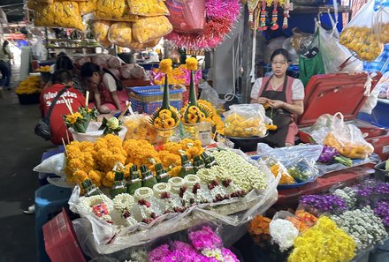 Thailand Familienreise mit Kindern - Thailand for family individuell - Blumenstand Chiang Mai