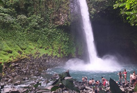 Costa Rica for family Junior - Costa Rica mit Kindern - Wasserfall La Fortuna - Schwimmbecken