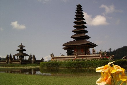 Bali for family deluxe - Familienreise Bali mit Kindern - Blick auf Ulun Danu Tempel