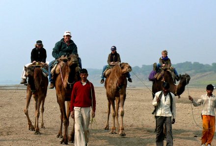 Indien for family - Indien Familienreise - Familien auf Kamelen