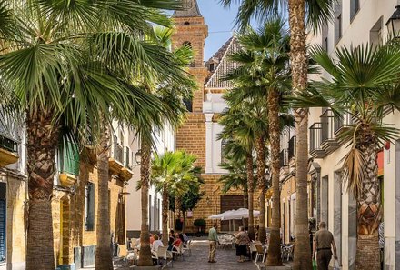 Andalusien for family - Familienreise Andalusien - Straße in Cadiz