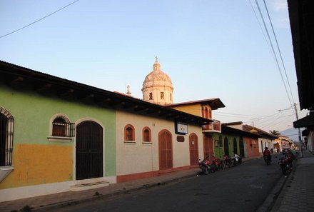 Nicaragua mit Kindern - Familienreise Nicaragua und Costa Rica - Bunte Häuser in Granada