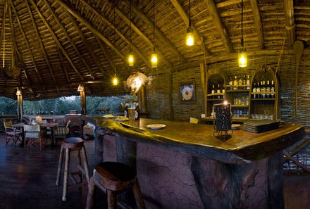 Serengeti mit Kindern individuell - Best of Familiensafari Serengeti - Maweninga Camp Tarangire Nationalpark - Bar