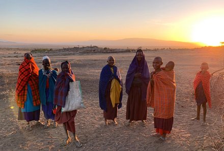 Tansania Familienreise - Tansania for family individuell - Familienabenteuer Tansania - Massai bei Sonnenuntergang