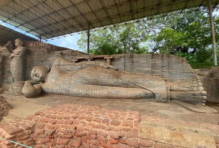 Sri Lanka Familienreise - Sri Lanka for family -  Polonnaruwa - liegende Figur