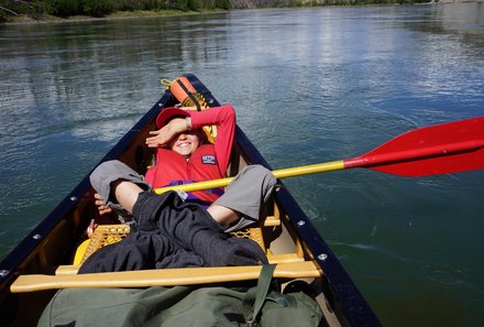 Westkanada for family - Familienurlaub Kanada - Kind im Kanu 