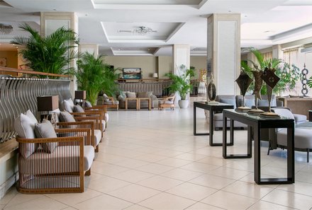 Zypern for family - Familienreise Zypern 2025 - Atlantica Miramare Beach Hotel - Lounge