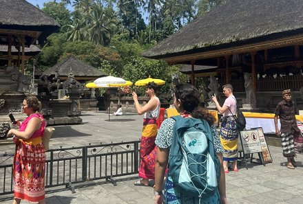 Bali mit Jugendlichen - Java & Bali Family & Teens - Mit For Family Reisen Rucksack am Tirta Empul